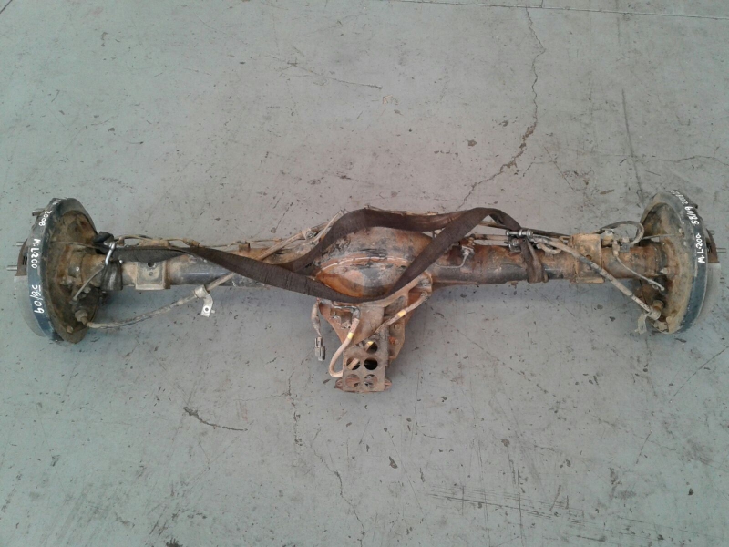 Essieu arrière à tambours MITSUBISHI L 200 / Triton Pick Up (KA_T, KB_T)