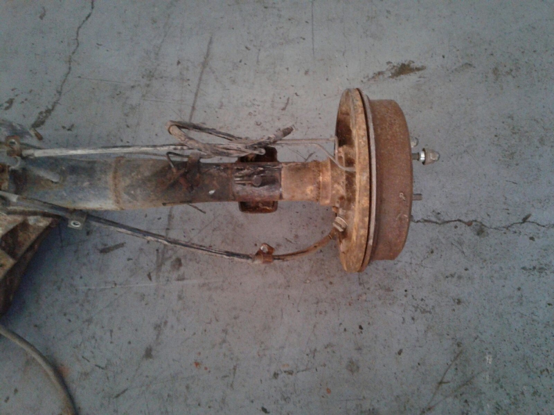 Essieu arrière à tambours MITSUBISHI L 200 Pick Up (K6_T, K7_T) Imagem-1