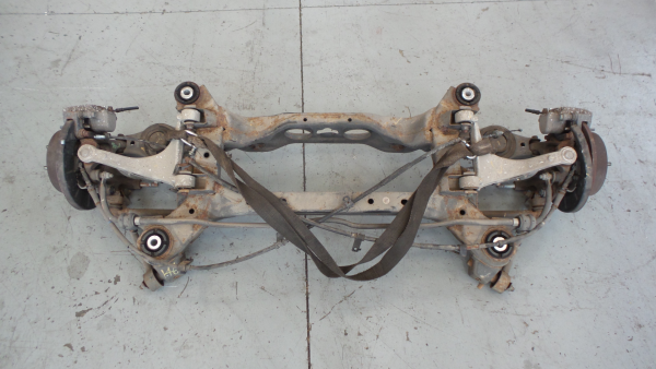 Essieu arrière à tambours HYUNDAI Santa Fé II (CM)