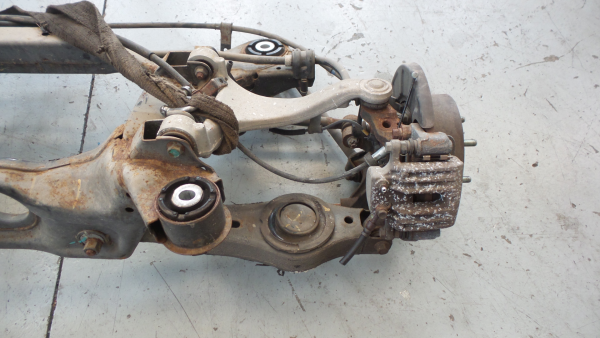 Essieu arrière à tambours HYUNDAI Santa Fé II (CM) Imagem-2