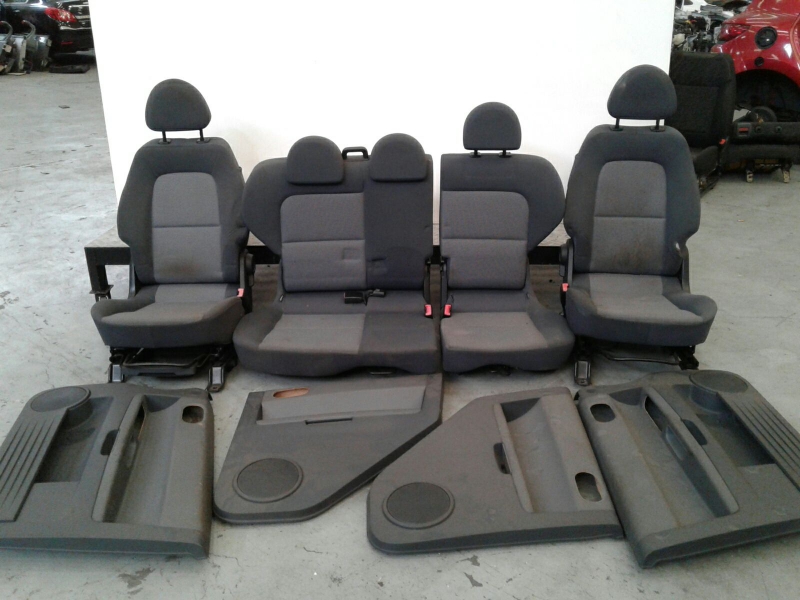 Ensemble sièges MITSUBISHI Colt VI (Z3_A, Z2_A)