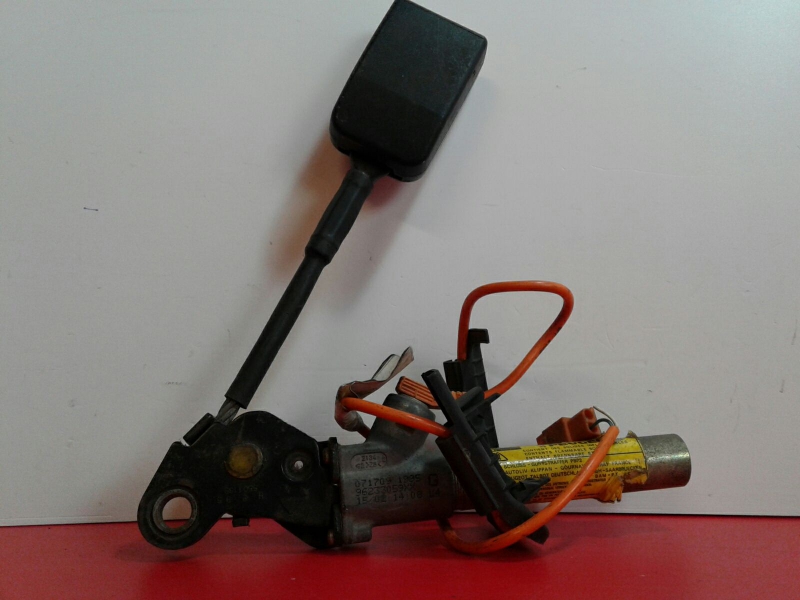 Left front seatbelt pretensioner PEUGEOT 106 II (1A_, 1C_)