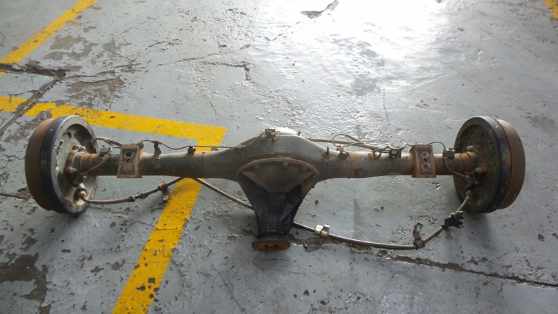 Essieu arrière à tambours MITSUBISHI L 200 / Triton Pick Up (KA_T, KB_T)