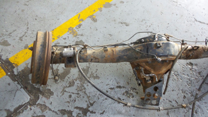 Essieu arrière à tambours MITSUBISHI L 200 / Triton Pick Up (KA_T, KB_T) Imagem-1