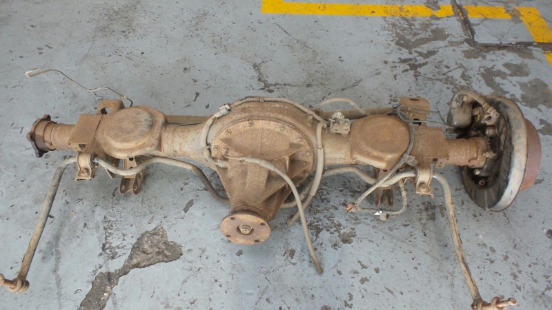 Essieu arrière à tambours MITSUBISHI Pajero II (V2_W, V3_W, V4_W)