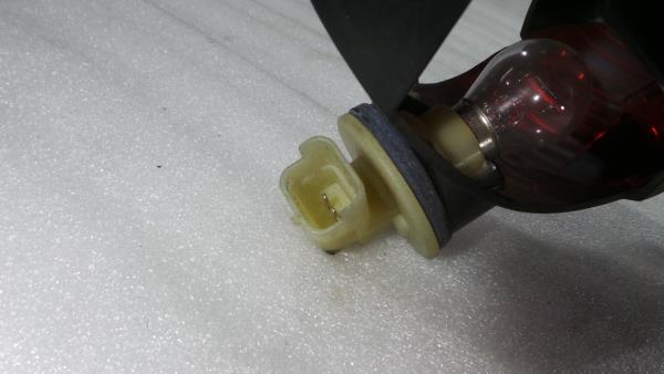 Feu de coffre Gauche MITSUBISHI Colt VI (Z3_A, Z2_A) Imagem-4