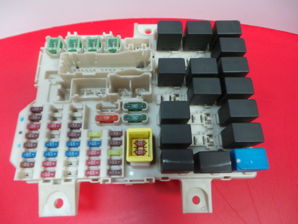 Boîte de fusibles / SAM / BSI MITSUBISHI Colt VI (Z3_A, Z2_A) Imagem-1