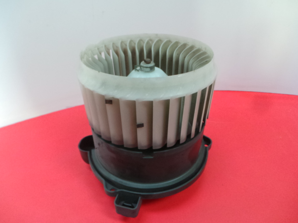 Moteur de chauffage MITSUBISHI Colt VI (Z3_A, Z2_A) Imagem-1