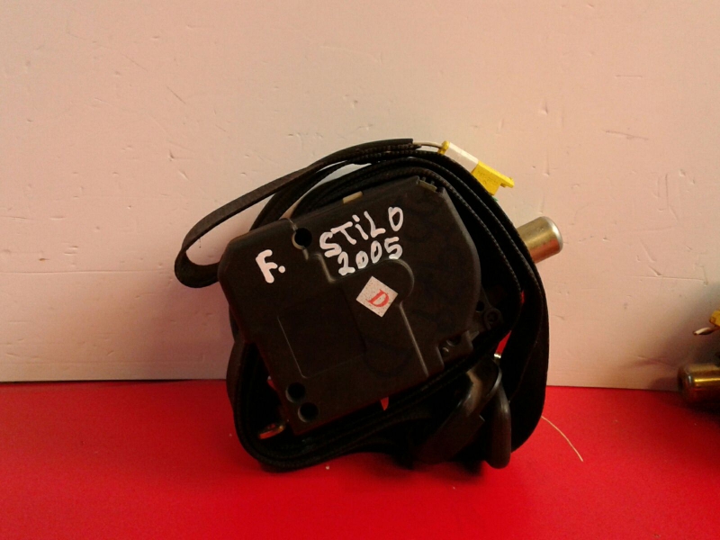 Prétensionneur de ceinture avant Droite FIAT Stilo (192_)