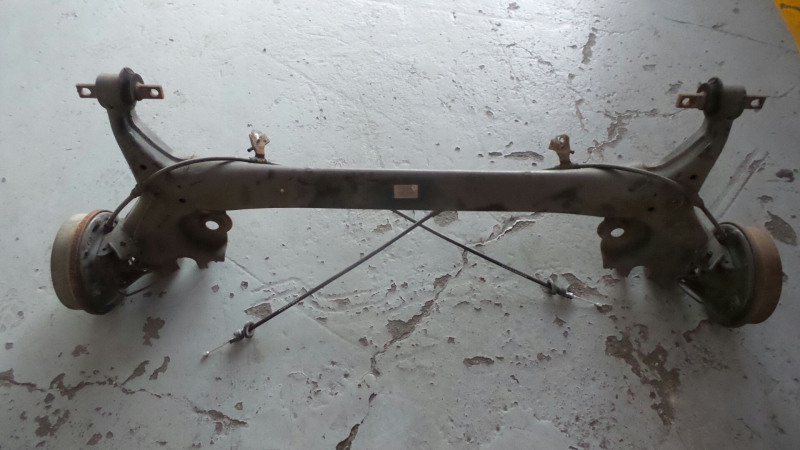 Essieu arrière à tambours MITSUBISHI Colt VI (Z3_A, Z2_A)