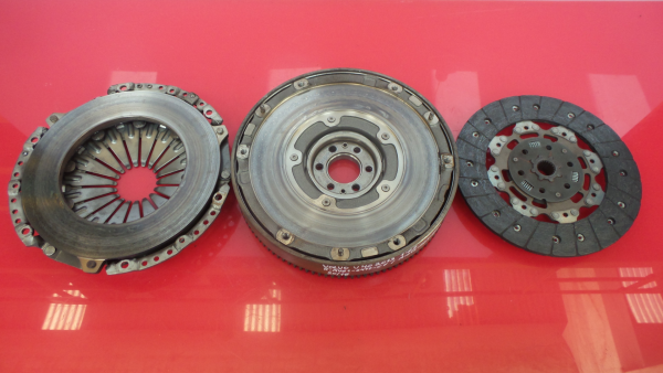 Volante motor VOLVO V40 Hatchback Imagem-4