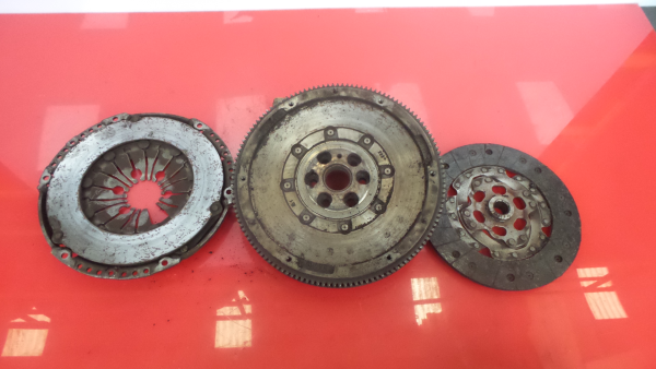 Volante motor AUDI A1 (8X1, 8XK) Imagem-2