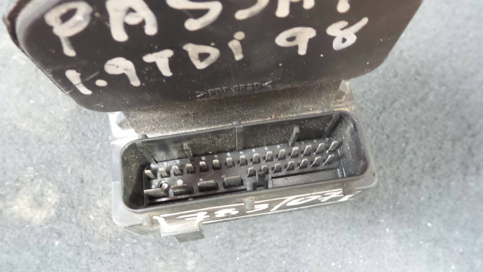 ABS VOLKSWAGEN Passat (3B2) Imagem-1