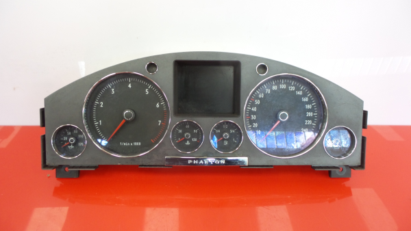 Compteur de vitesse VOLKSWAGEN Phaeton (3D)