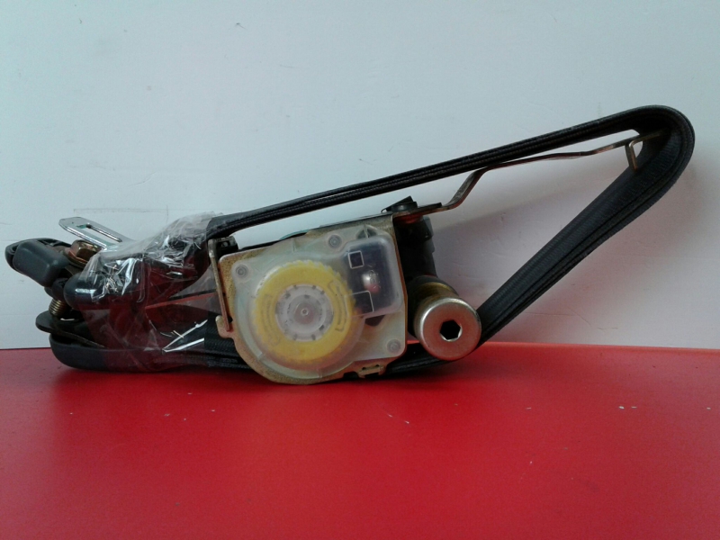 Left front seatbelt pretensioner HYUNDAI Elantra (XD) Imagem-1