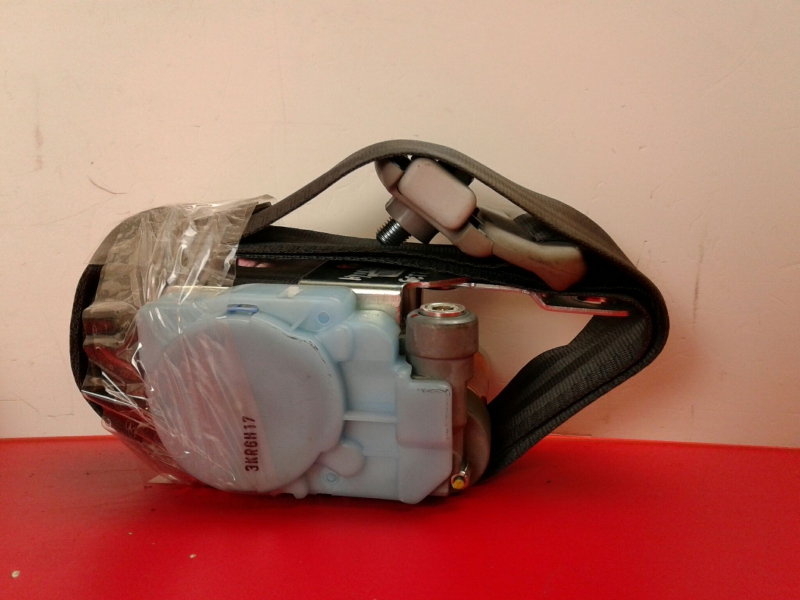 Cintura Pretensionatore anteriore destra HYUNDAI Getz (TB)