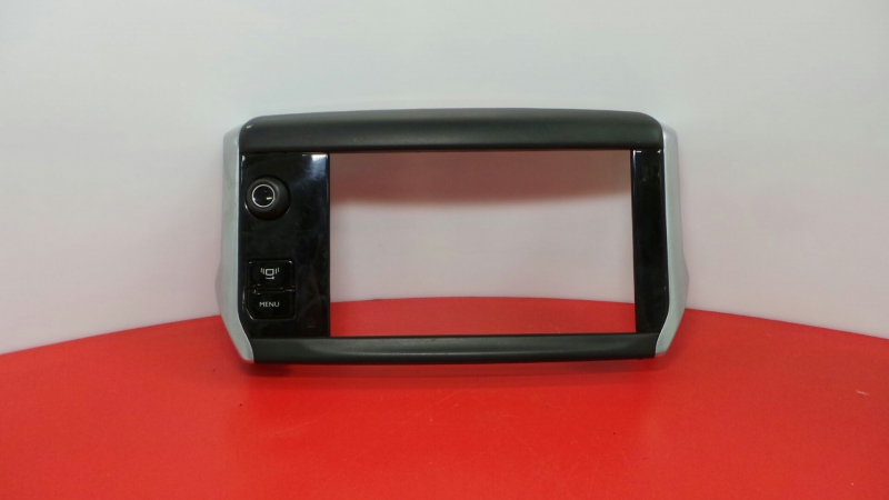 Moldura da consola central / rádio / aro PEUGEOT 208