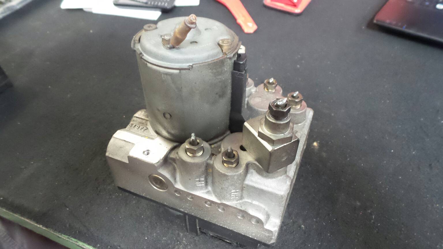 ABS BMW 5 (E39) Imagem-1