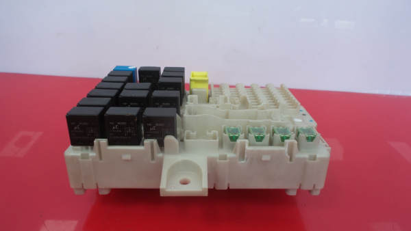 Boîte de fusibles / SAM / BSI MITSUBISHI Colt VI (Z3_A, Z2_A) Imagem-1