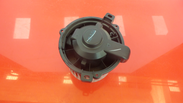 Heizungsmotor / Gebläsemotor  MITSUBISHI Colt VI (Z3_A, Z2_A) Imagem-1