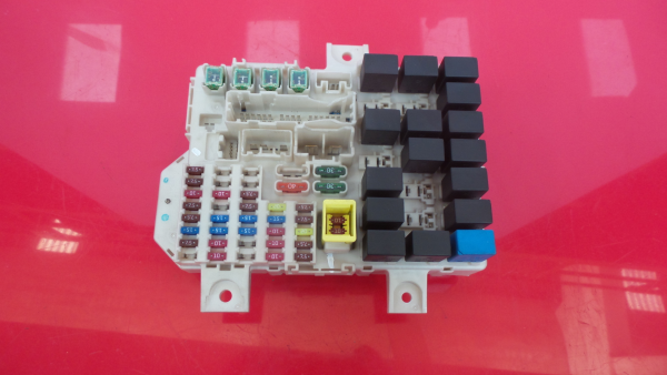 Boîte de fusibles / SAM / BSI MITSUBISHI Colt VI (Z3_A, Z2_A) Imagem-2