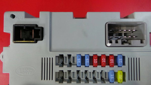 Fuse box / SAM / BSI LAND ROVER Range Rover Evoque (L538) Imagem-1