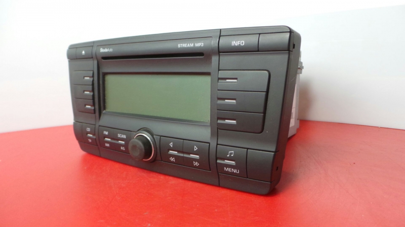 Rádio / auto-rádio SKODA Octavia II Hatchback (1Z3) Imagem-2