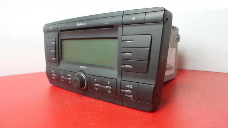 Rádio / auto-rádio SKODA Octavia II Hatchback (1Z3) Imagem-2