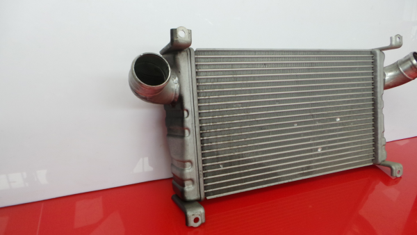 Radiateur d'intercooler MITSUBISHI Fuso Imagem-2