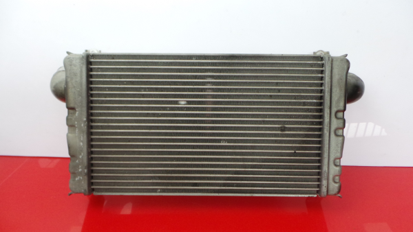 Radiateur d'intercooler MITSUBISHI Fuso Imagem-3