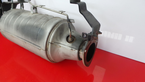 Catalizzatore / filtro antiparticolato MITSUBISHI Fuso Imagem-1