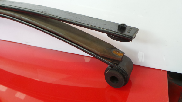 Essieu arrière à disques MITSUBISHI Fuso Imagem-1