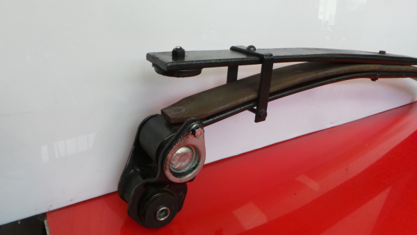 Essieu arrière à disques MITSUBISHI Fuso Imagem-2