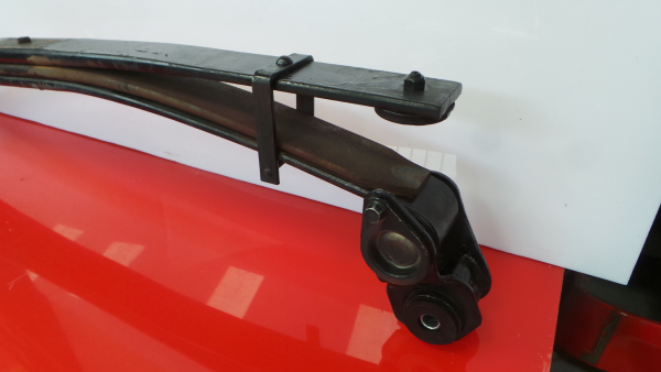 Essieu arrière à disques MITSUBISHI Fuso Imagem-1