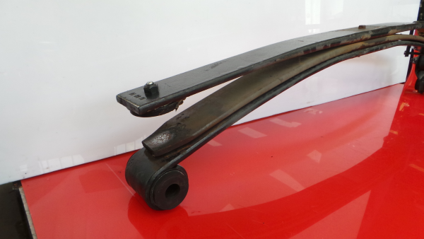 Essieu arrière à disques MITSUBISHI Fuso Imagem-2