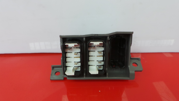 Bouton / interrupteur électromécanique  MITSUBISHI Fuso Imagem-1