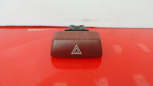 Botão / interruptor electromecânico / relé MITSUBISHI Fuso