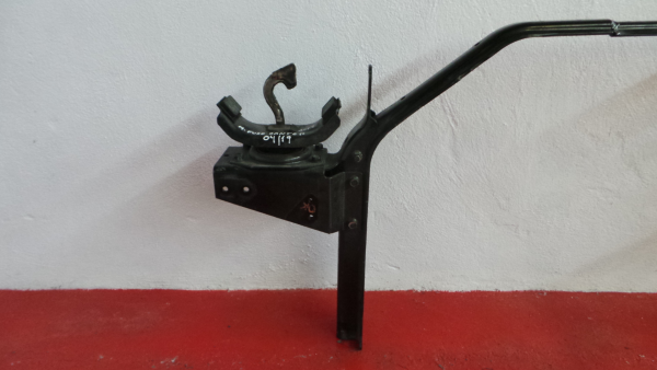 Traverse Support Radiateur MITSUBISHI Fuso Imagem-2