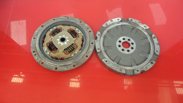 Volante motor TOYOTA Auris Hatchback (_E18_) Imagem-4