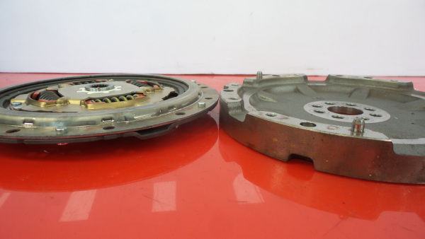 Volante motor TOYOTA Auris Hatchback (_E18_) Imagem-5