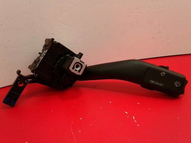 Conjunto / manetes de luzes e limpa vidros SKODA Octavia II Hatchback (1Z3)