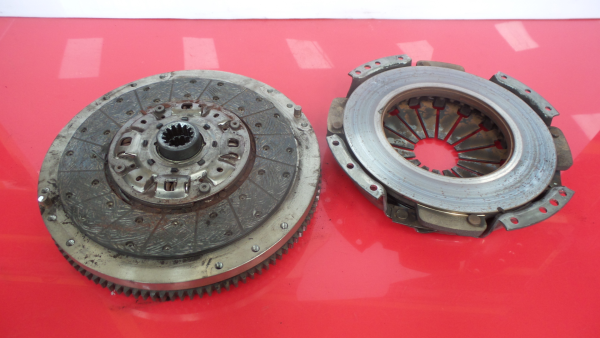 Volante motor MITSUBISHI Fuso Imagem-3