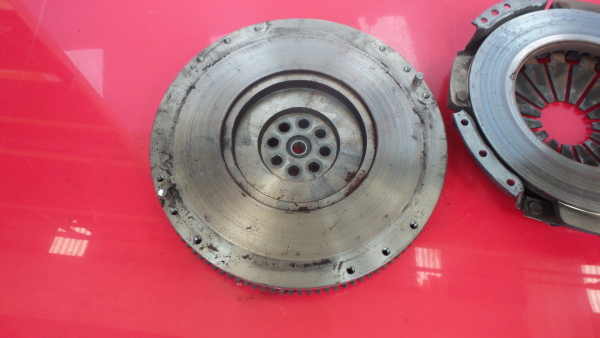 Volante motor MITSUBISHI Fuso Imagem-6