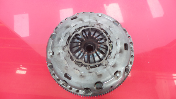 Volante motor VOLKSWAGEN Golf Plus (5M1, 521) Imagem-1