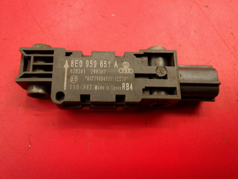 Sensor de impacto AUDI A3 (8L1)