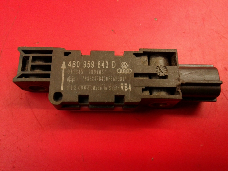 Sensor de impacto AUDI A3 (8P1)