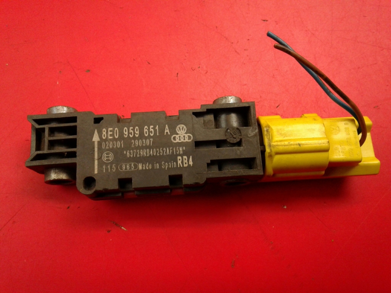 Sensor de impacto AUDI A3 (8P1)