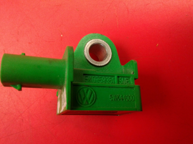 Sensor de impacto VOLKSWAGEN Golf VII (5G1, BQ1, BE1, BE2)