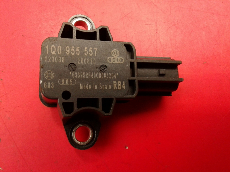Sensor de impacto VOLKSWAGEN Polo (6R, 6C)