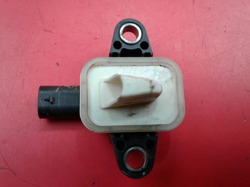 Sensor de impacto VOLKSWAGEN Polo (6R, 6C) Imagem-1